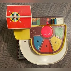 Vintage Fisher Price Little People Parking Ramp Service Center Garage 930